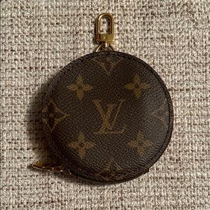 Louis Vuitton Monogram Round Coin Purse